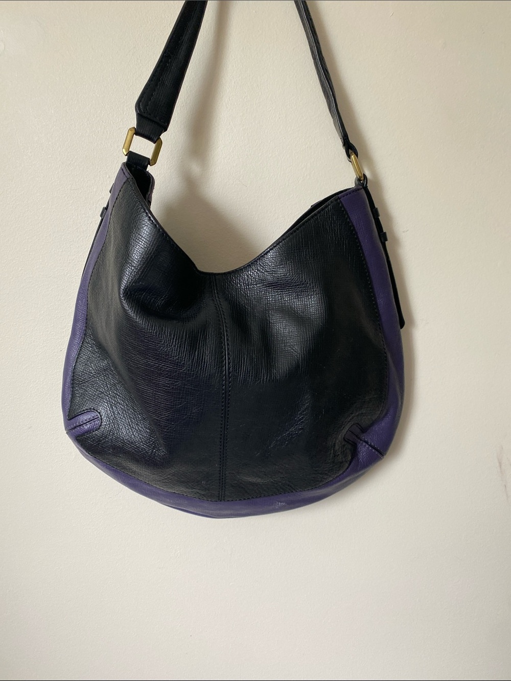 Black and Purple Leather Shoulder Bag with Gold Hardware - Picture 3 of 6